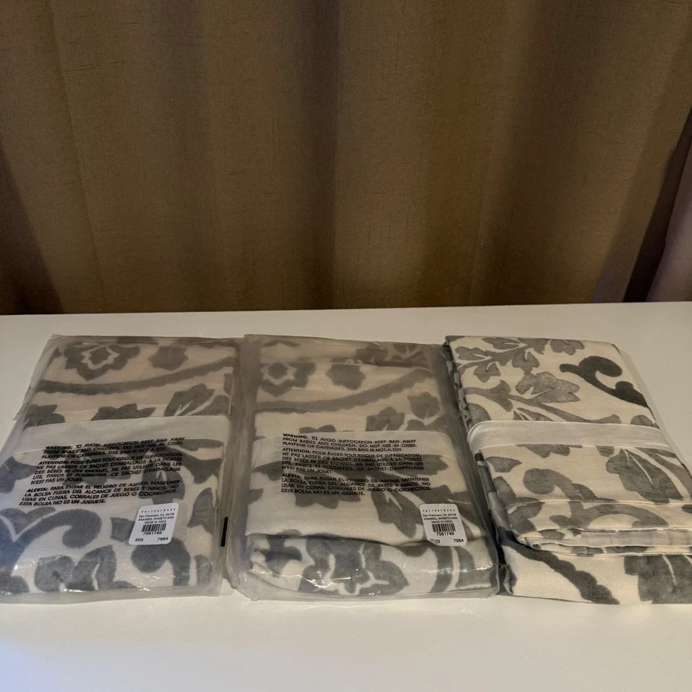 Pottery Barn Ana Medallion Gray White Cotton Sham Set 2 Standard 1 Euro NEW‎